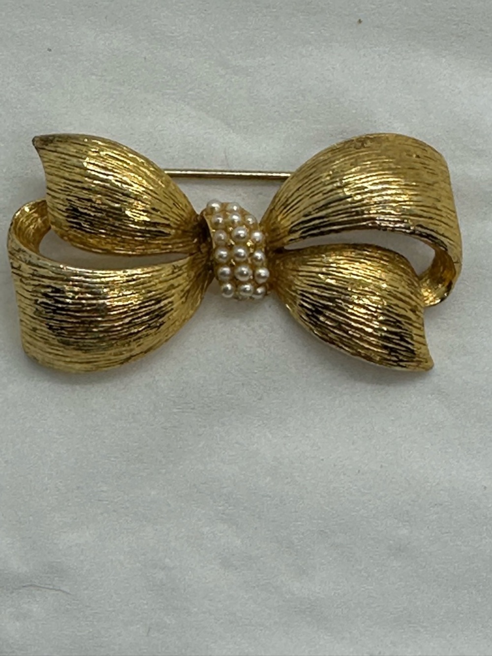 Gold Bow Brooch with Pearl Cluster